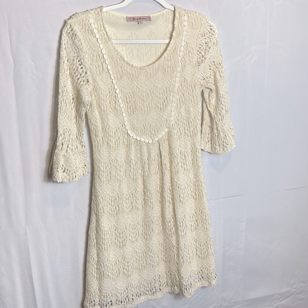 Young Essence Crème Lace Crochet lined dress Size Small Excellent Condition
